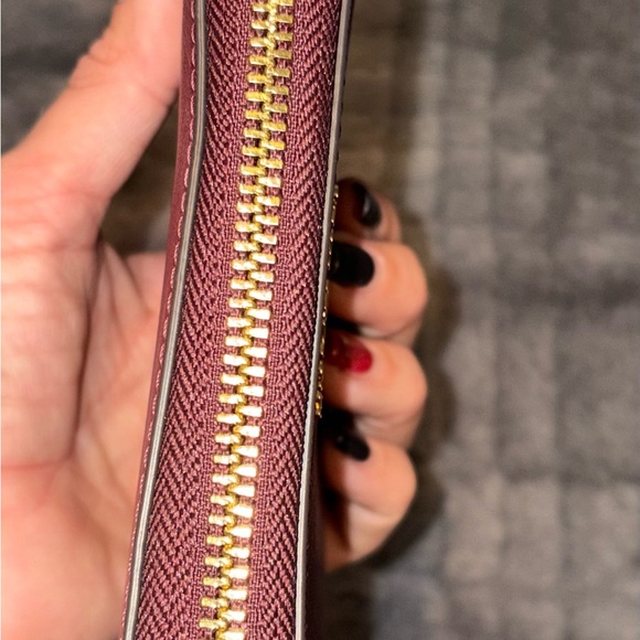 NWOT Michael Kors Burgundy Leather Wallet - Picture 5 of 9